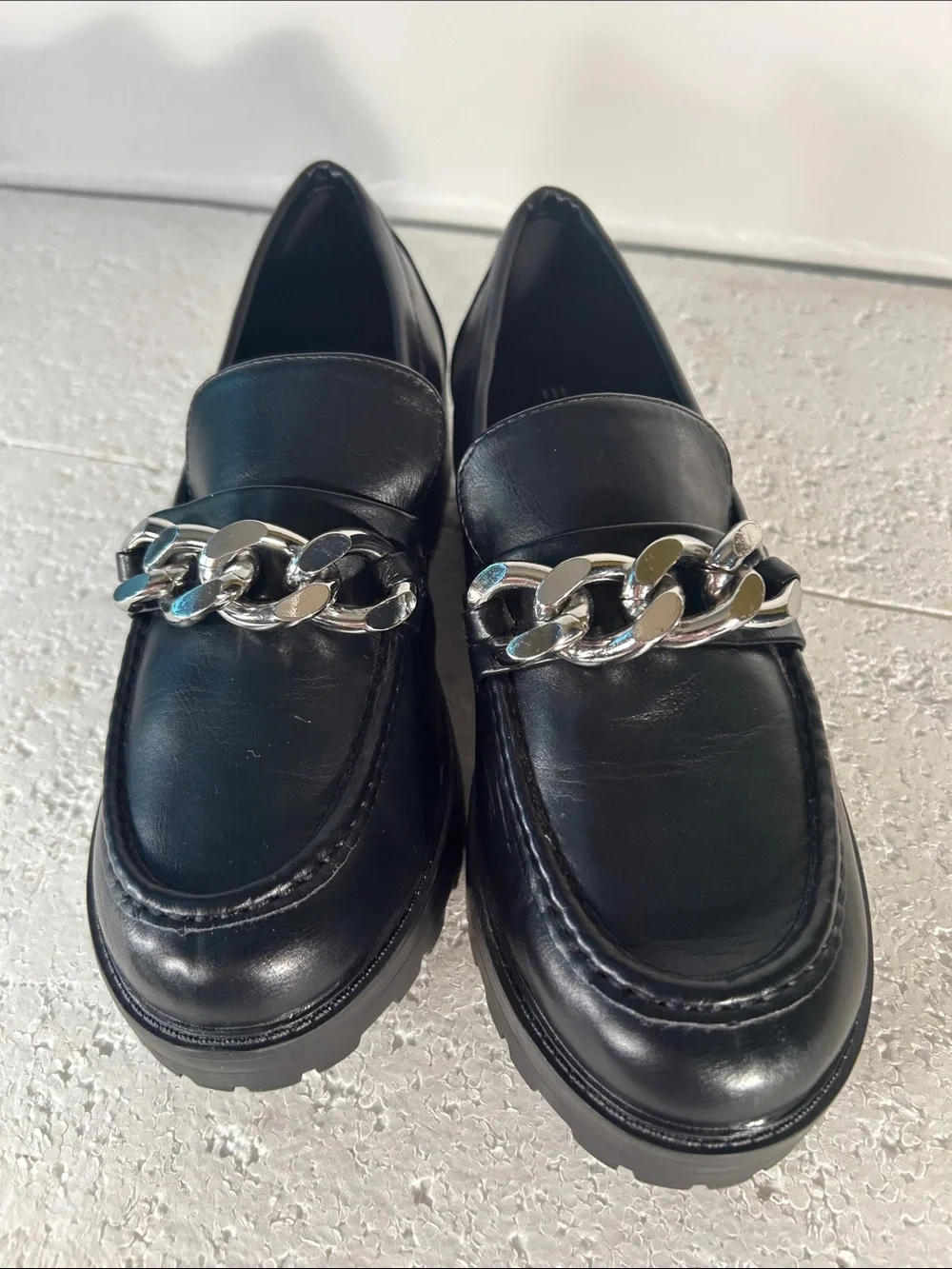 Espirit  NWOT SZ 9.5 Briley Black Loafers Silver Chain Academia Office Staple
